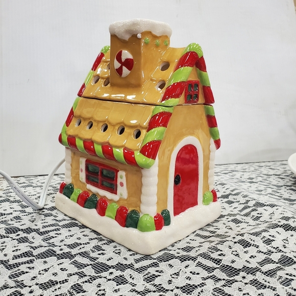 Gingerbread House Fragrance Warmer. New. Scents sold separately. - Picture 1 of 13